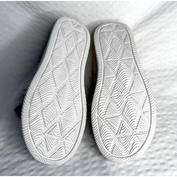 Chaco Women Canvas Light Yellow Chillos Sneaker Size 6 Slip-on Casual Shoes - Picture 9 of 9